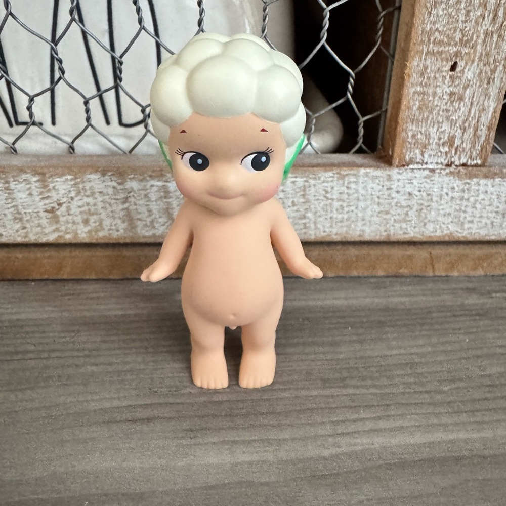 SOLD ❌ Sonny angel cauliflower mini figurine new without box